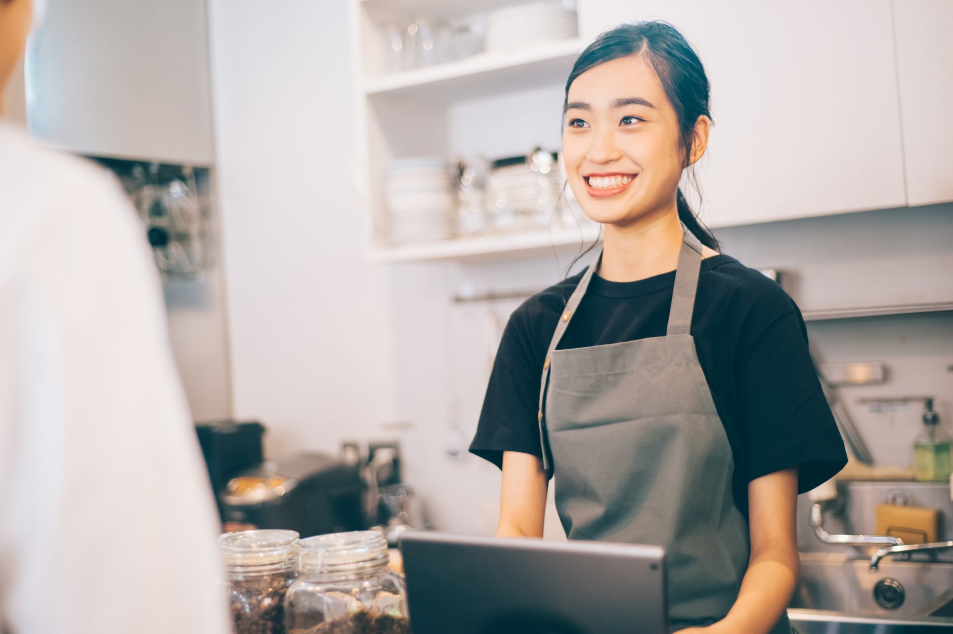 カフェで働く際の雇用形態