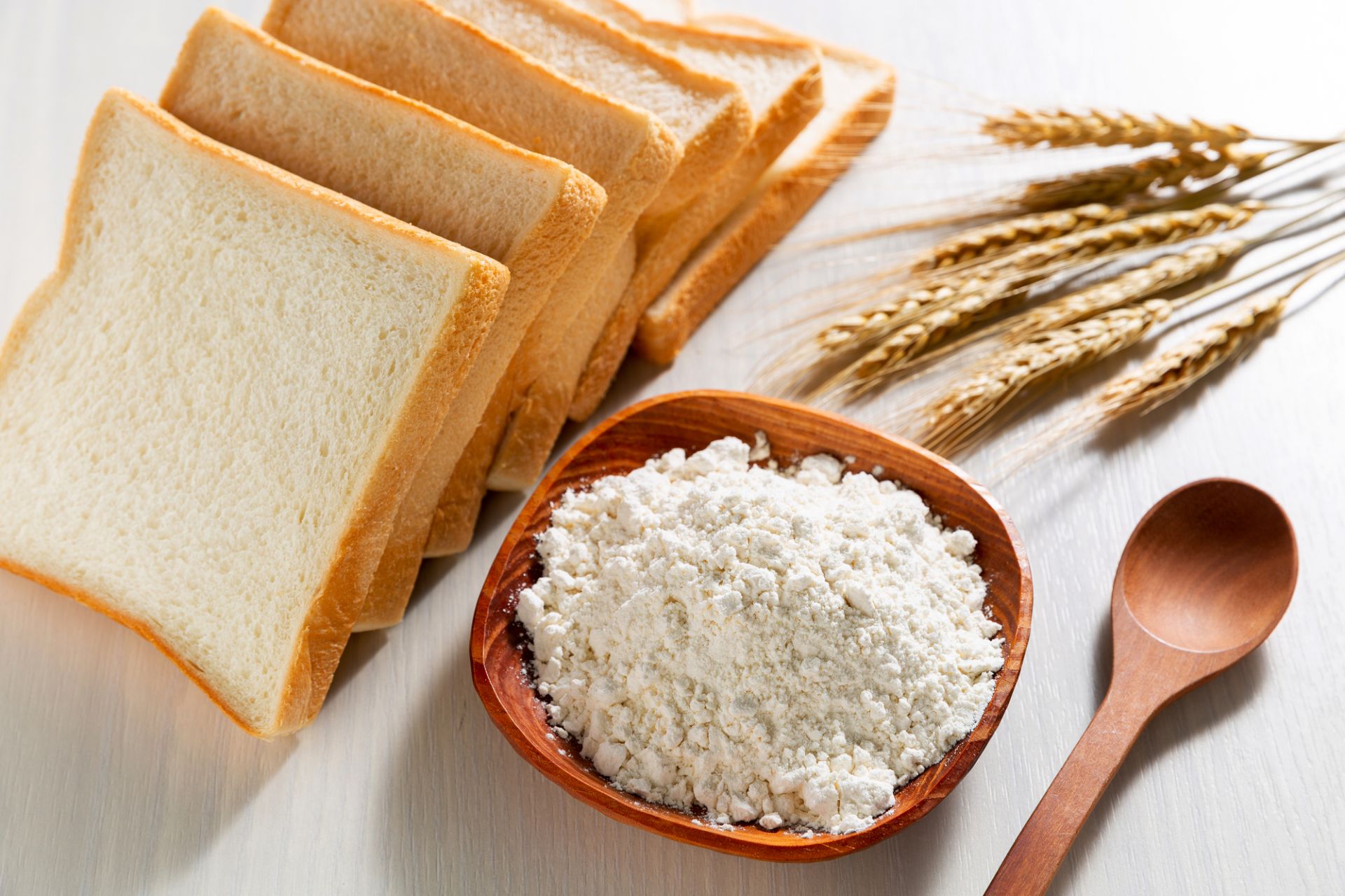 全麦小麦粉是什么面粉,哪种面粉属于全麦粉,全麦面与小麦面的区别_大山谷图库